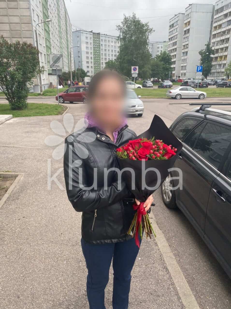 Deliver flowers to Rīga (hypericumred rosespistacia)
