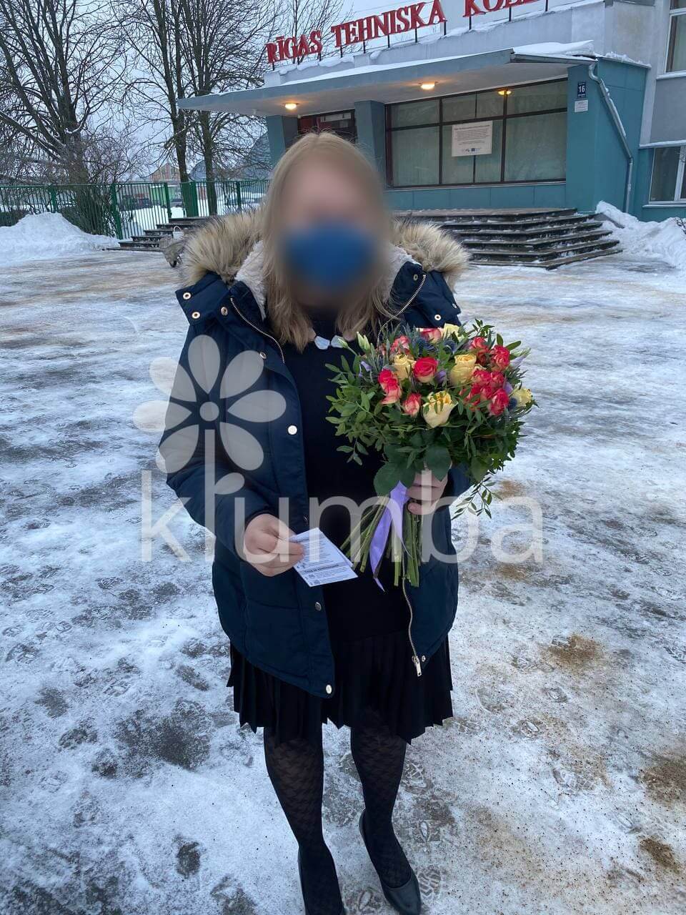 Deliver flowers to Rīga (cream rosesclematisviburnumpistaciashrub roses)