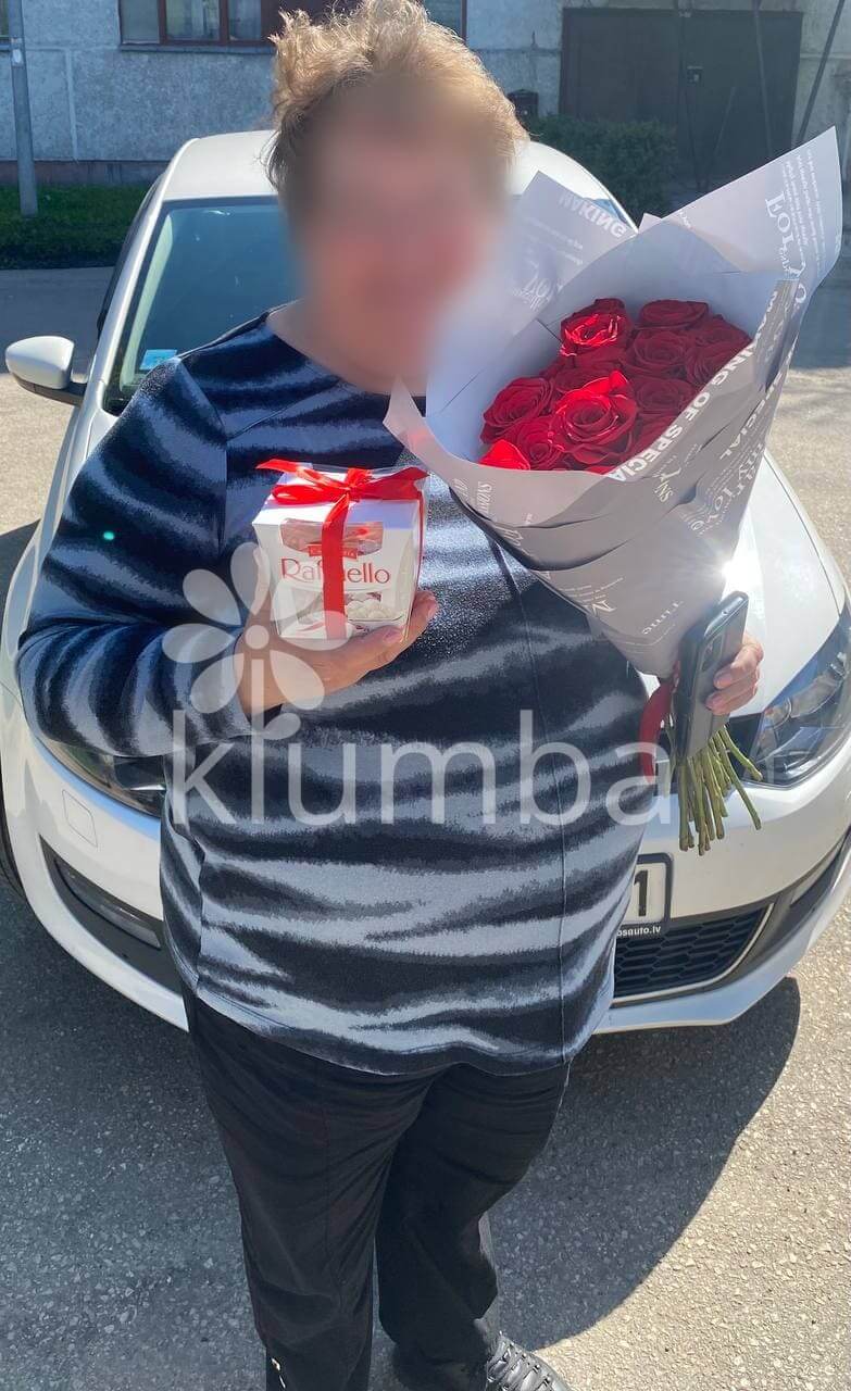 Deliver flowers to Cekule (red roses)